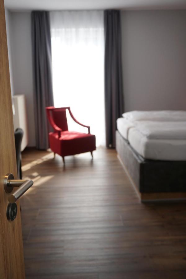 Hotel Gruener Baum カウフボイレン エクステリア 写真