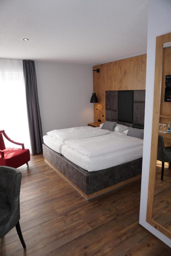 Hotel Gruener Baum カウフボイレン エクステリア 写真