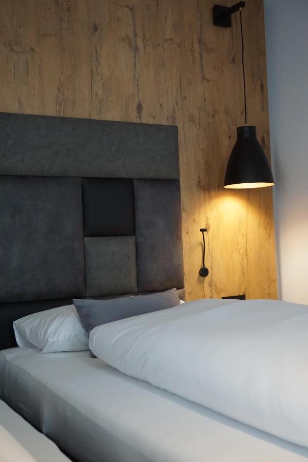Hotel Gruener Baum カウフボイレン エクステリア 写真