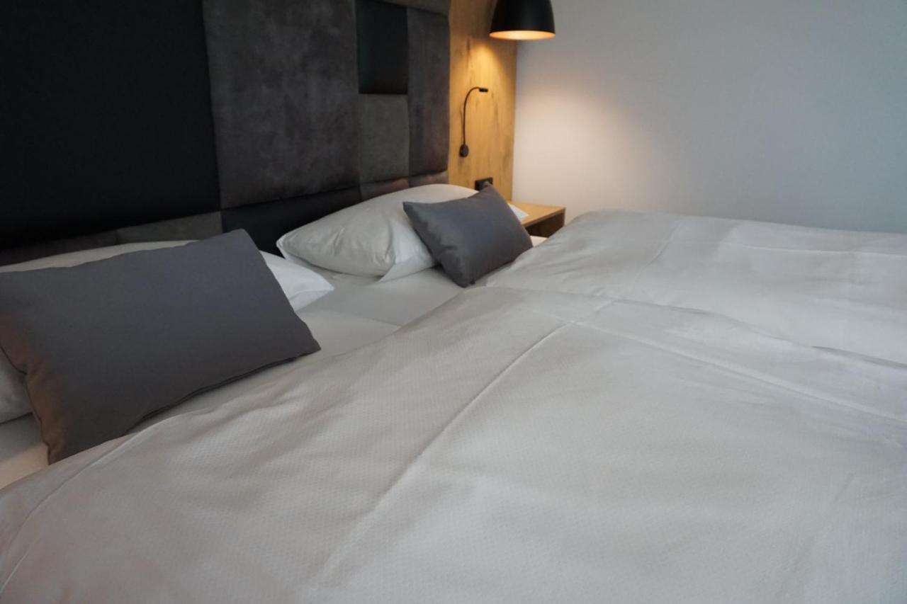 Hotel Gruener Baum カウフボイレン エクステリア 写真