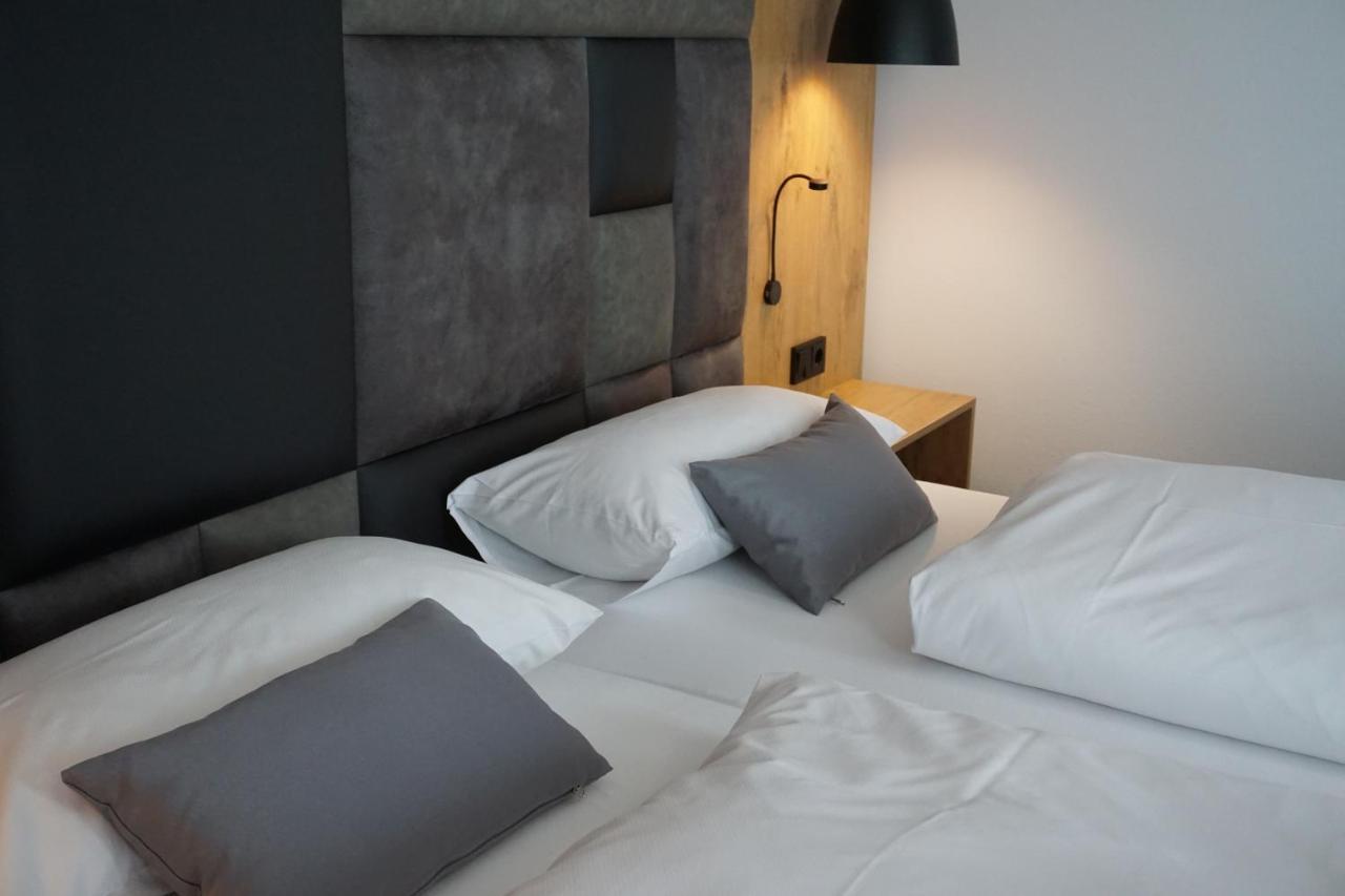 Hotel Gruener Baum カウフボイレン エクステリア 写真