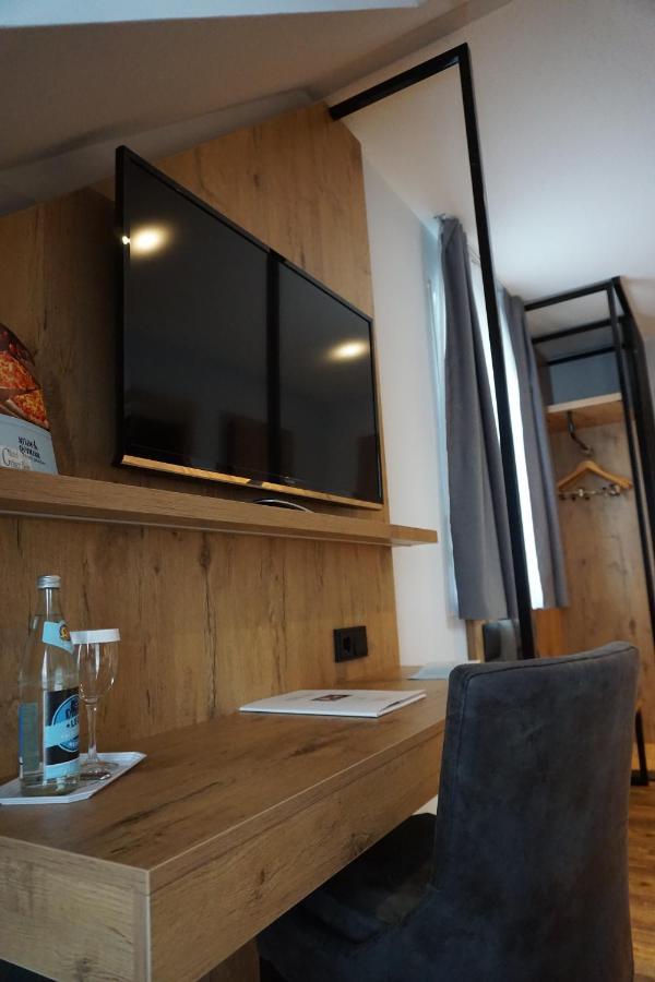 Hotel Gruener Baum カウフボイレン エクステリア 写真