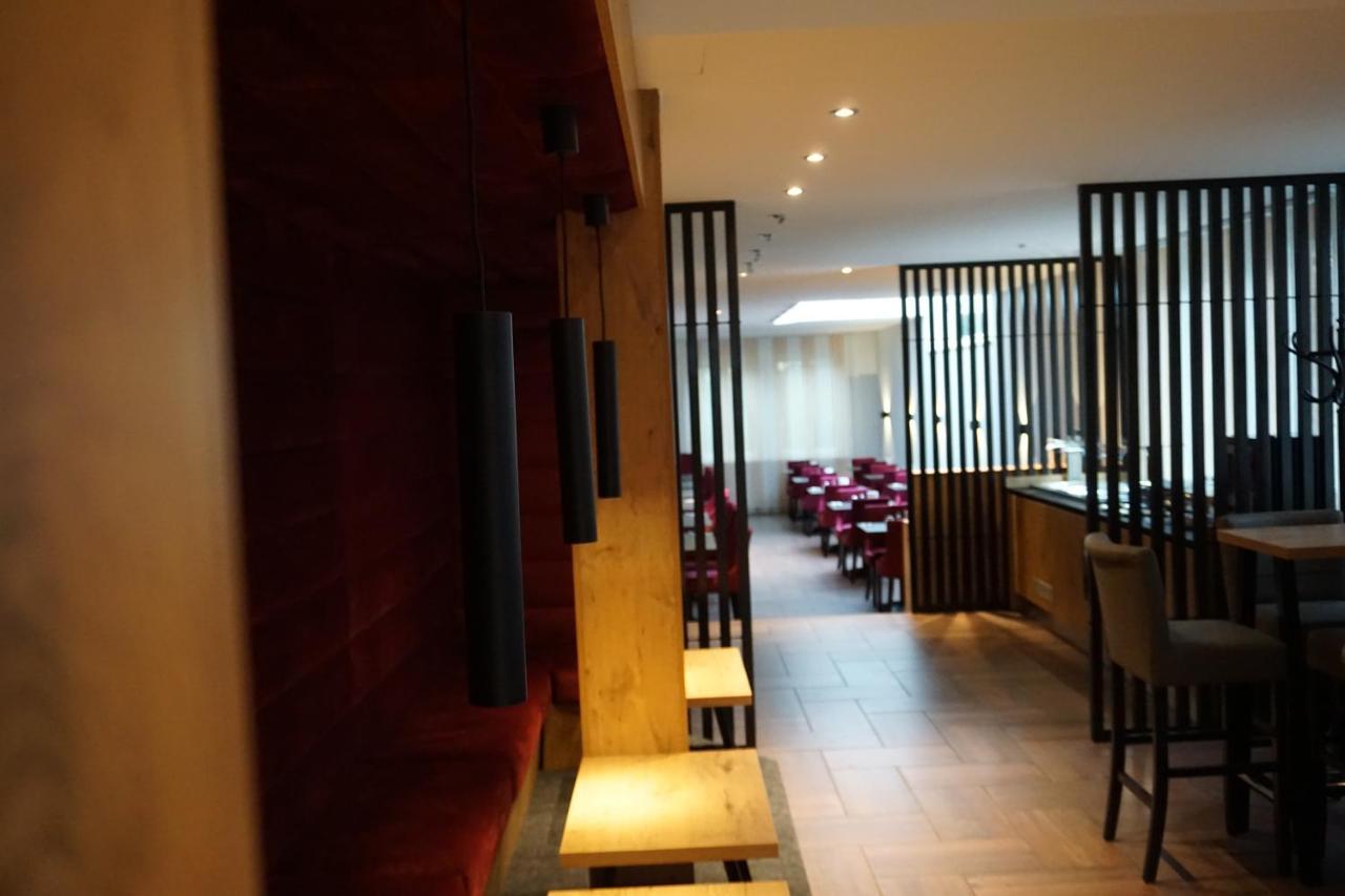 Hotel Gruener Baum カウフボイレン エクステリア 写真